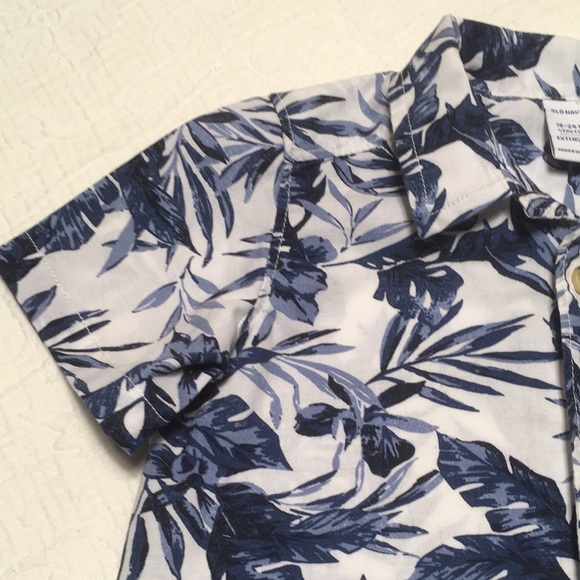 18-24m (5/$20) Patterned Button-Down by Old Navy - Picture 4 of 13